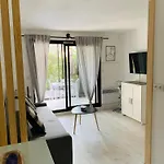 Un Jardin D'azur Avec Piscine De Mai à Septembre Six-Fours-les-Plages