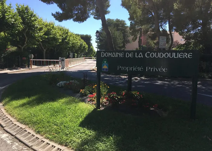 Un Jardin D'azur Avec Piscine De Mai à Septembre * Six-Fours-les-Plages